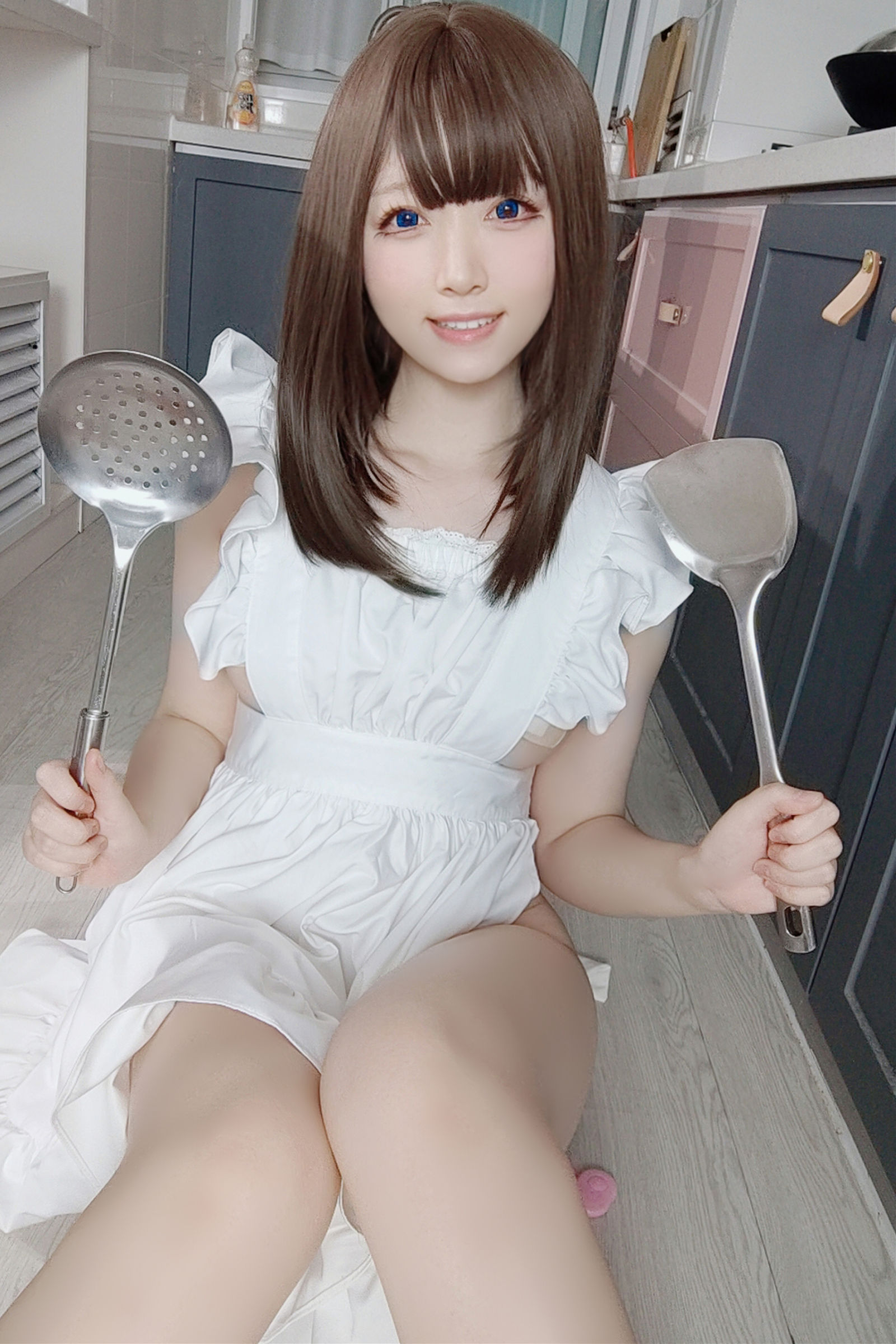 美女网红Asagiriai 愛ちゃん性感自拍私摄写真图片白色围裙